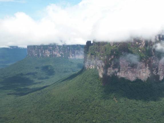 O magnífico Auyán Tepui, onde está o Salto Angel, em Canaima, no sul da Venezuela